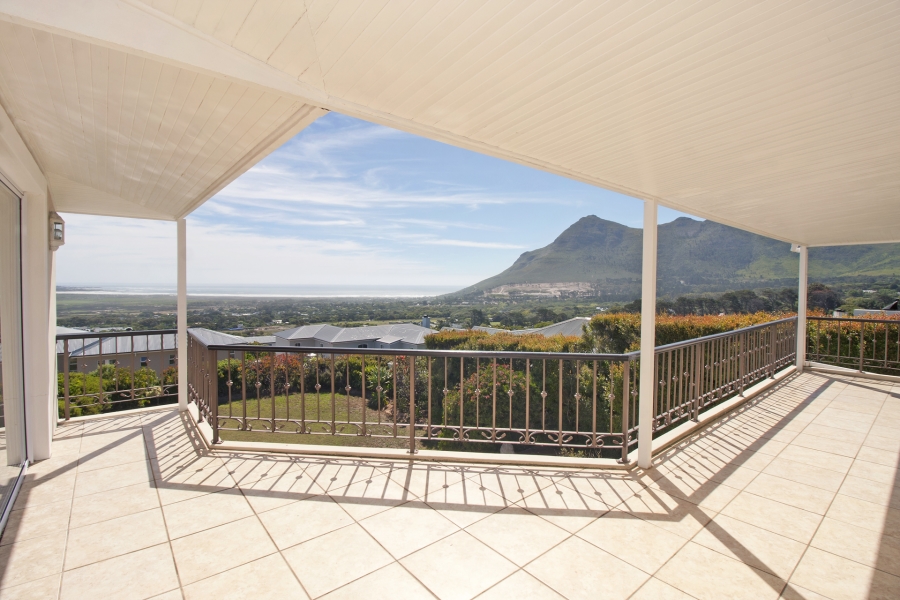 To Let 4 Bedroom Property for Rent in Belvedere Western Cape